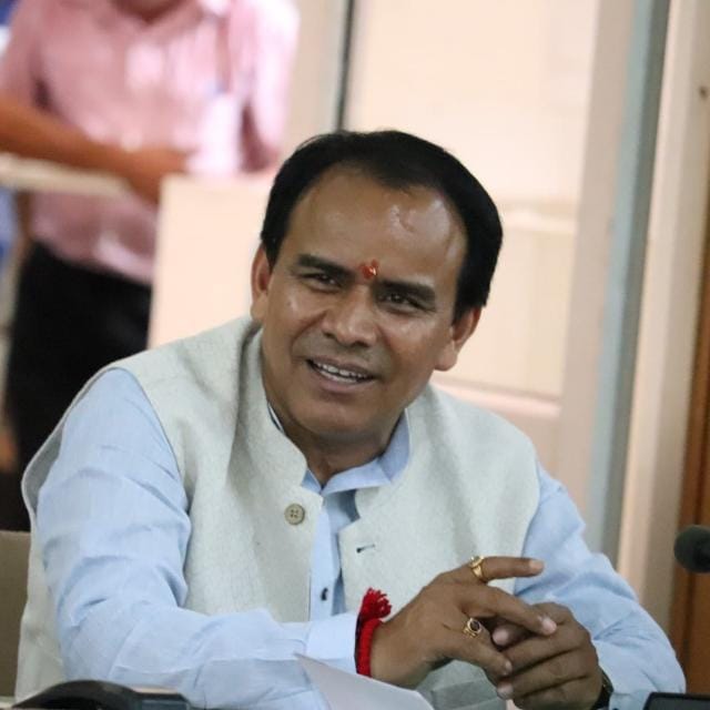 संयुक्त निदेशक पद पर 5 और उप निदेशक पद पर 4 अधिकारी पदोन्नत, मंत्री डॉ. धन सिंह रावत ने तैनाती प्रस्ताव को दी मंजूरी